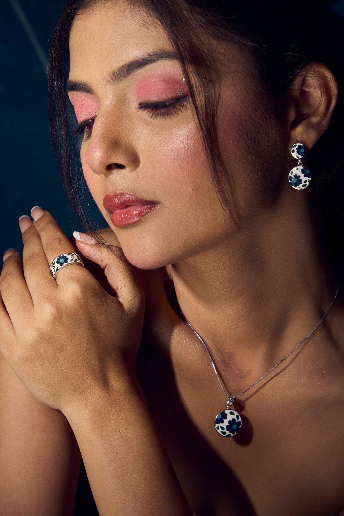 Earing with Pendent Blue Floral