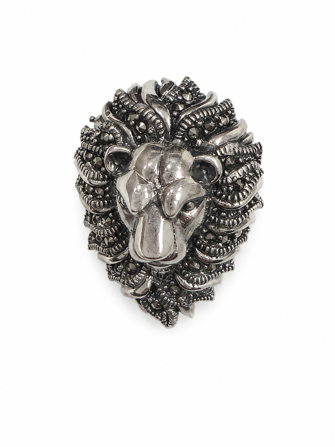 Regal Lion Crest