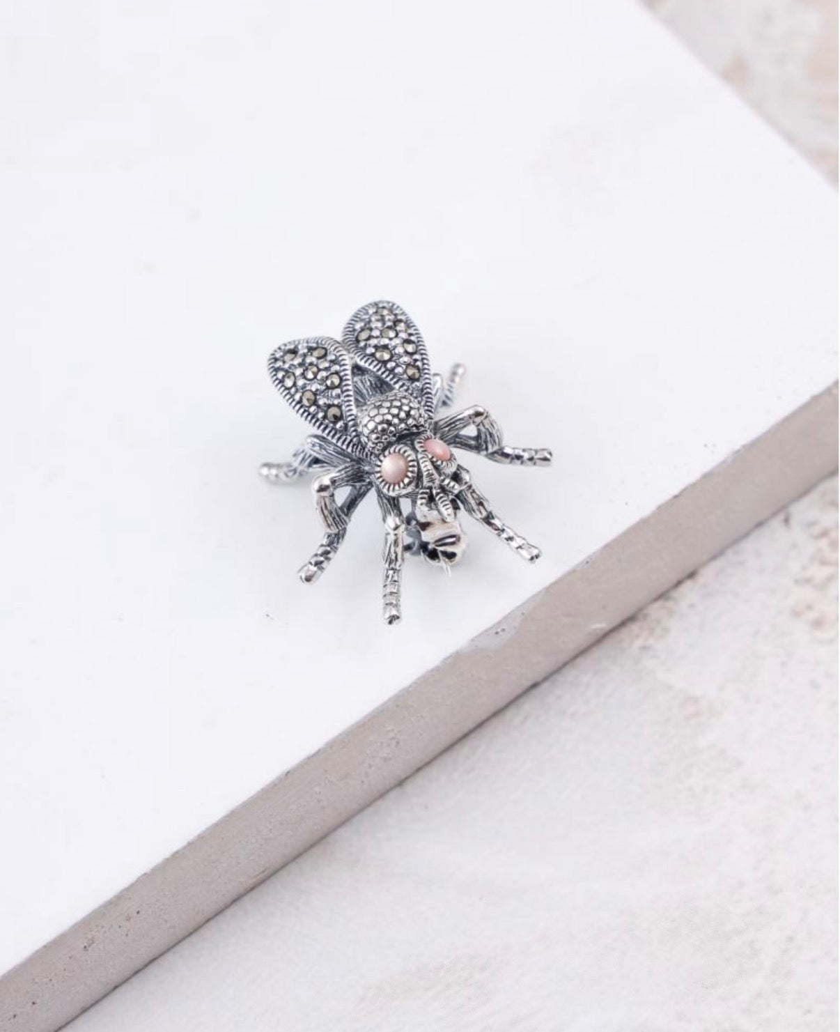 Vintage Bee Whisper